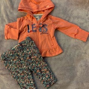 Levi’s hoodie with Levi’s floral jeans set